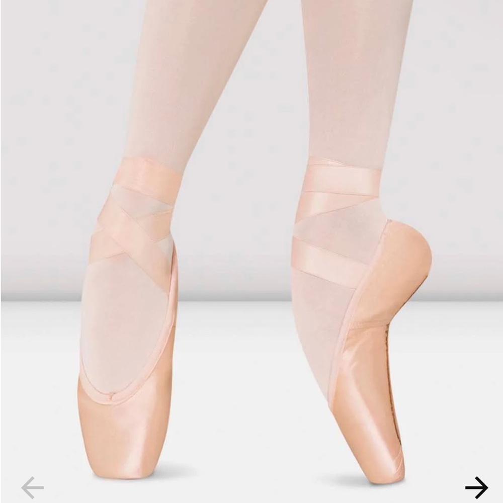 NWOT! Bloch Pointe Shoes Amelie Soft 4.5 XX